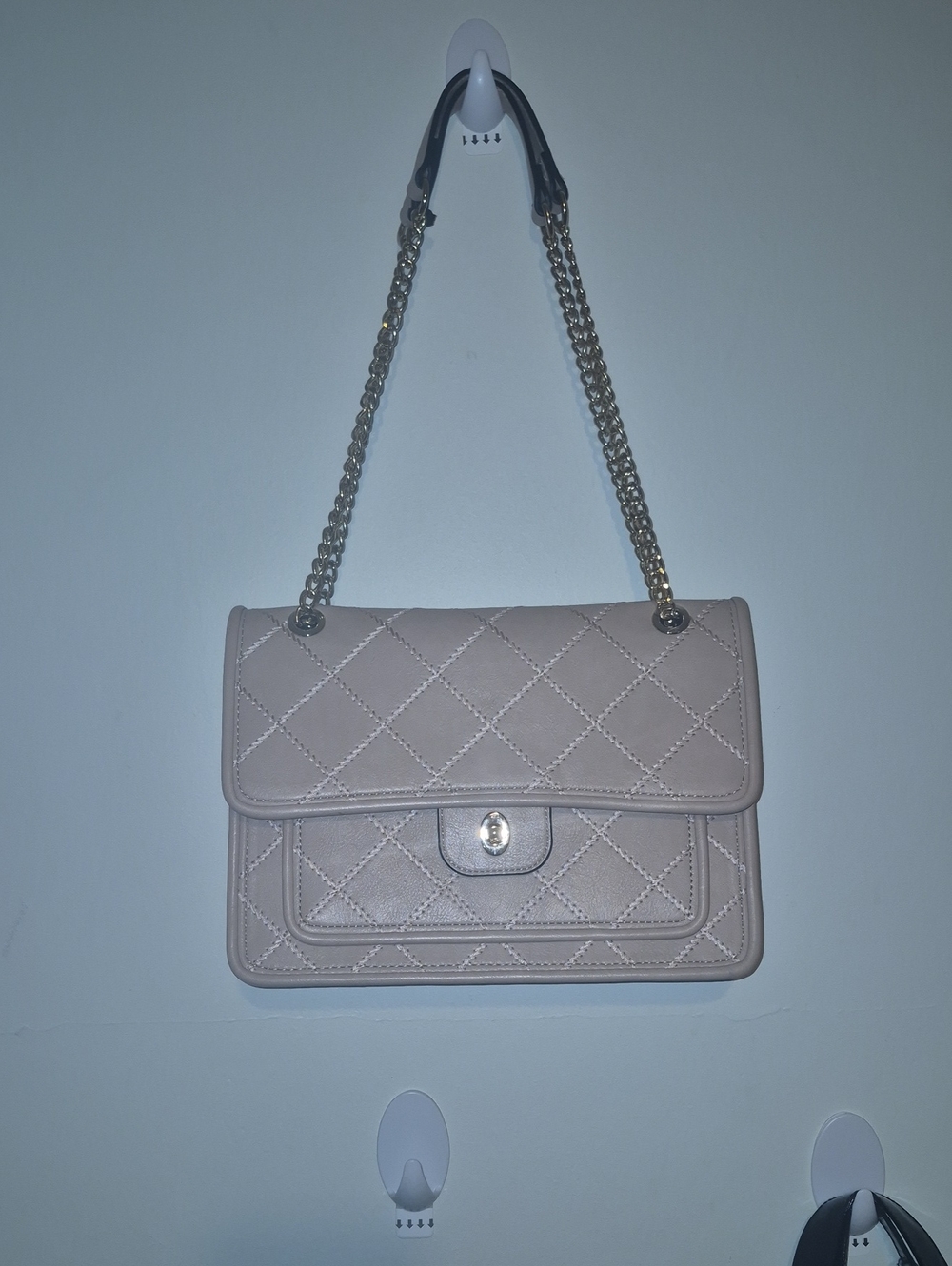 NWOT Quilted Shoulder Bag with Chain Strap, Gold Turn Lock, Cream NO CALL OUTS